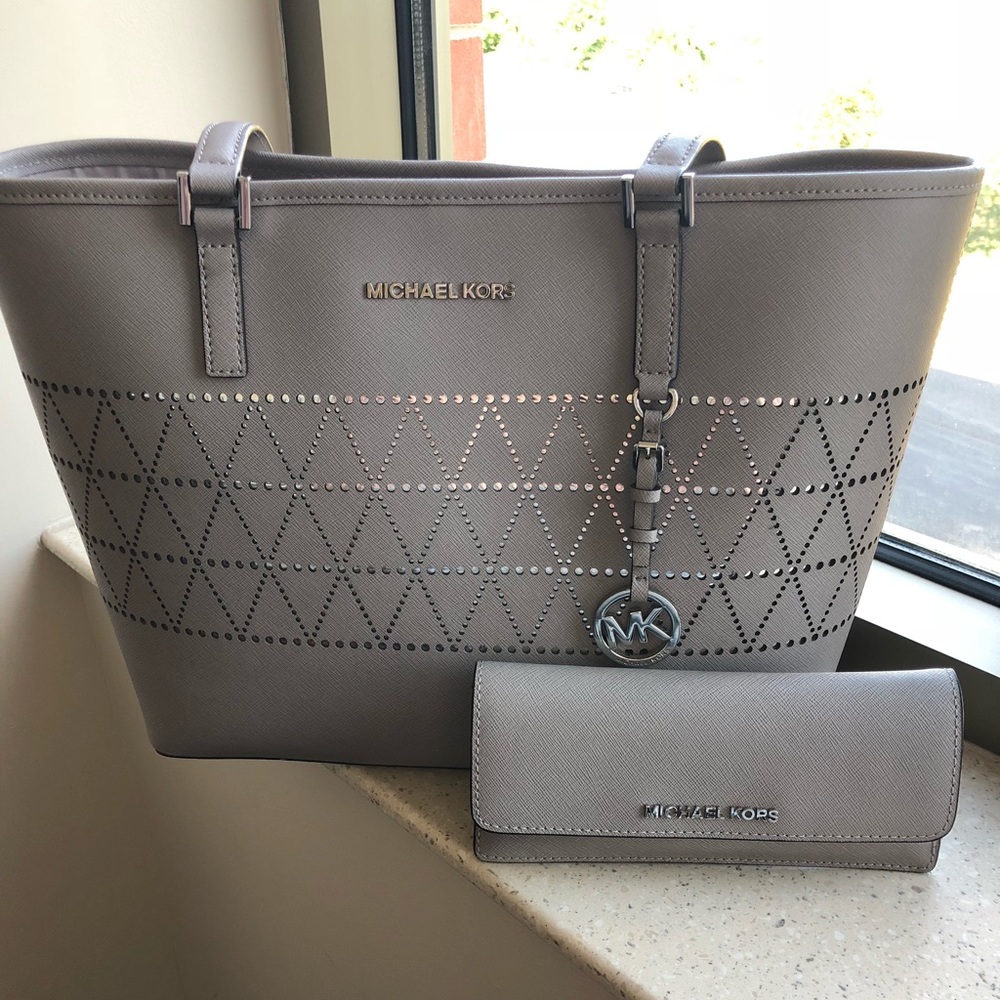 Michael Kors tote with matching wallet